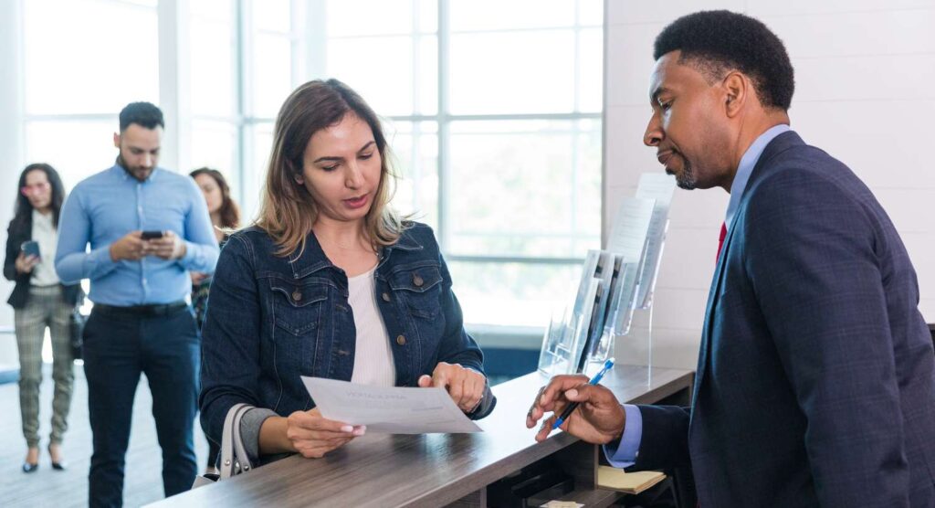 Alternative Lending vs. Bank Loans: Which is Right for Your Business