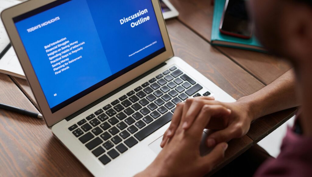 Using Real-Time Business Intelligence to Strengthen SMB Relationships: Accounts Receivable Aging